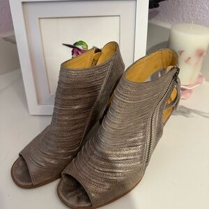 Paul Green Shimmering Silver Peep-Toe Heels